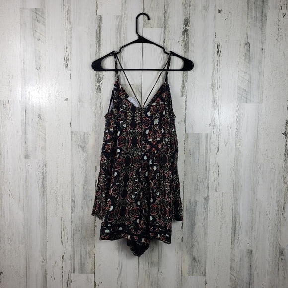 Kendall and Kylie cold shoulder strappy romper women's size small - Picture 5 of 15